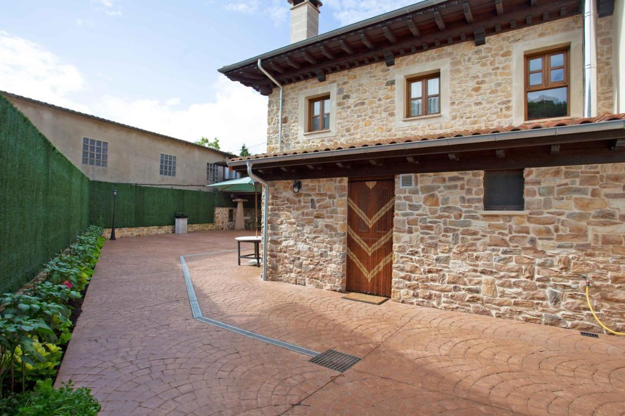 Los Campos Vivienda Vacacional Кангас-де-Оніс Екстер'єр фото